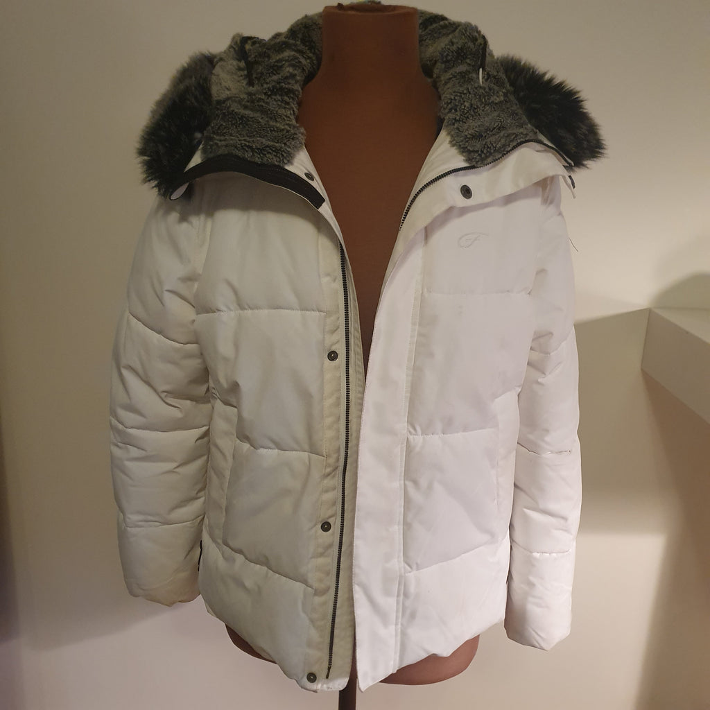 Vinterjacka med pälskrage