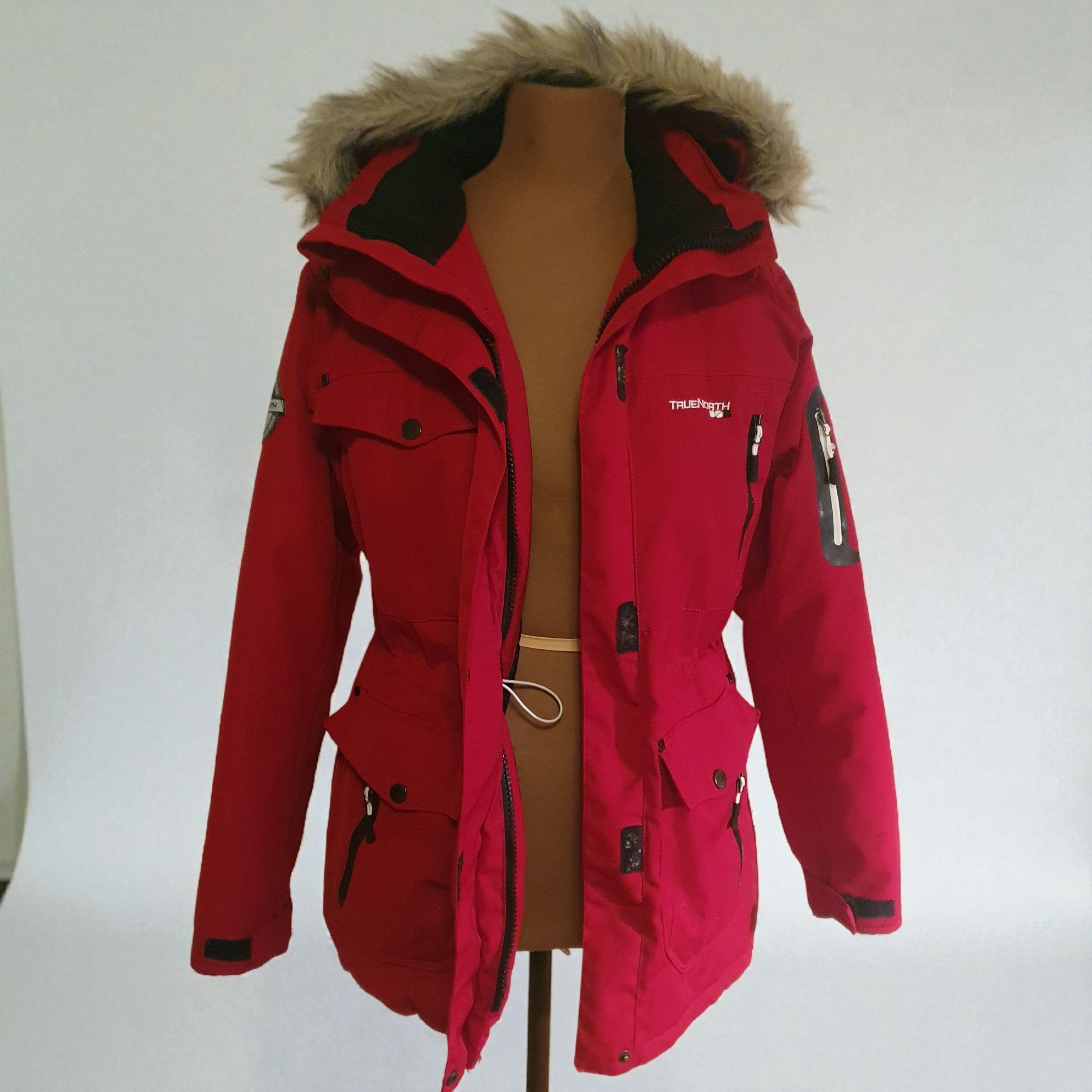 Röd vinterjacka / parkas